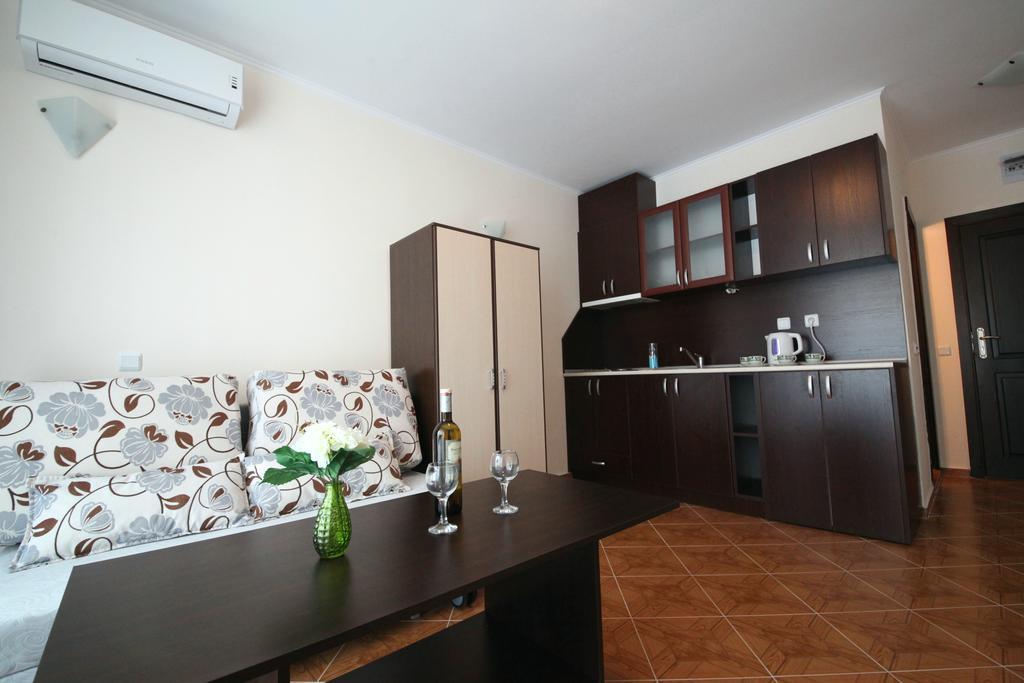 Saint Elena Apartcomplex Slăntjev Brjag Exteriör bild